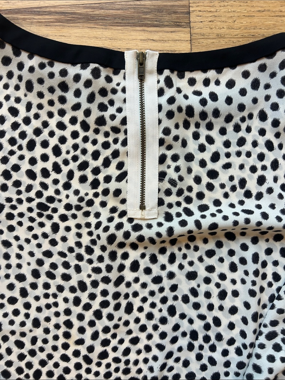 🌸3 FOR $20🌸
LOFT Black and White Dalmatian Dot Girls' Long Sleeve Top - Picture 6 of 7